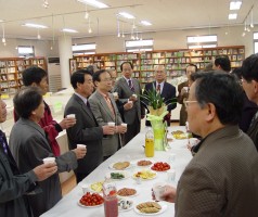 사진3-<나에게 힘이 된 한 권의 책>자료전